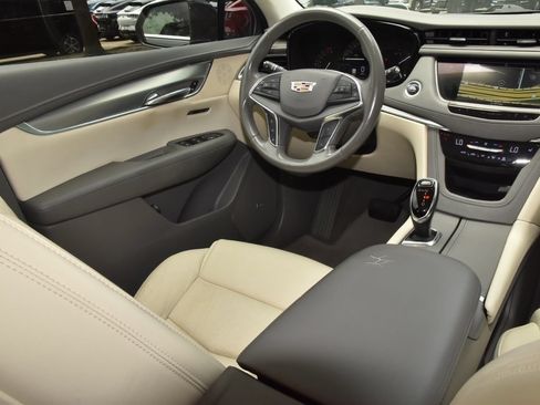 Used 2019 Cadillac XT5 Luxury FWD image 15