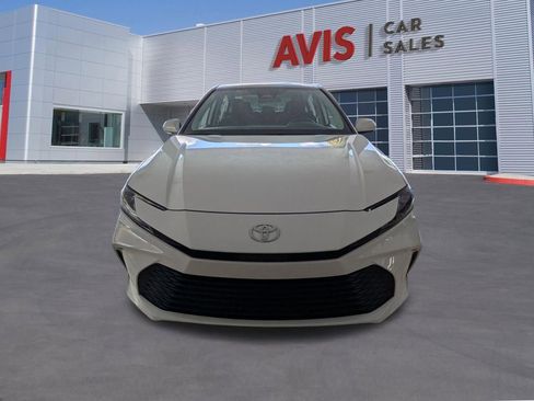 Used 2025 Toyota Camry LE image 2