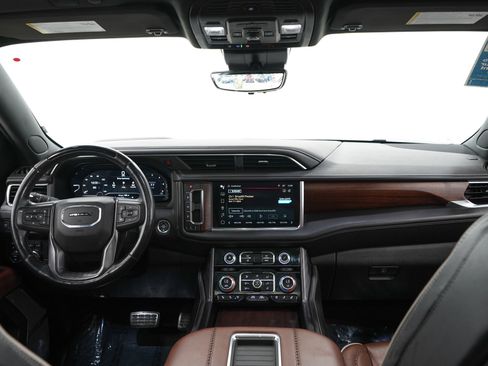 Used 2023 GMC Yukon XL Denali Ultimate w/ LPO, Floor Liner Package AWD/4WD image 15