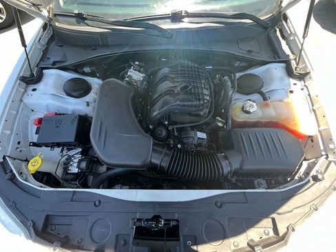 Used 2019 Chrysler 300 Limited image 23