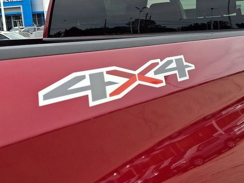Certified 2020 Chevrolet Silverado 1500 Custom w/ Custom Value Package AWD/4WD image 32