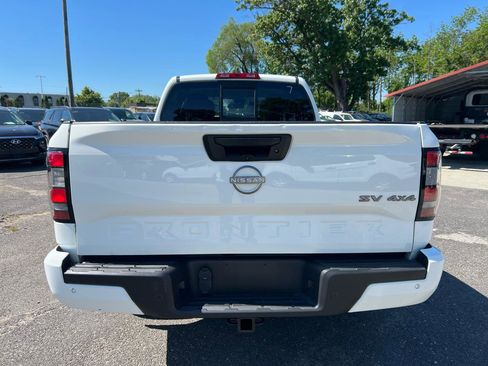 Used 2022 Nissan Frontier SV w/ Technology Package AWD/4WD image 7