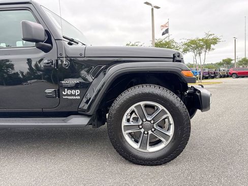 Used 2022 Jeep Wrangler Unlimited Sahara w/ LED Lighting Group AWD/4WD image 10