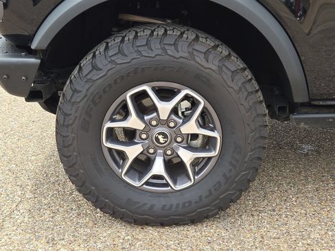 Used 2024 Ford Bronco Badlands AWD/4WD image 11
