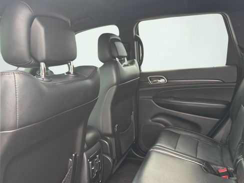 Used 2018 Jeep Grand Cherokee Laredo AWD/4WD image 20