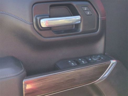 Used 2021 Chevrolet Silverado 1500 RST image 23