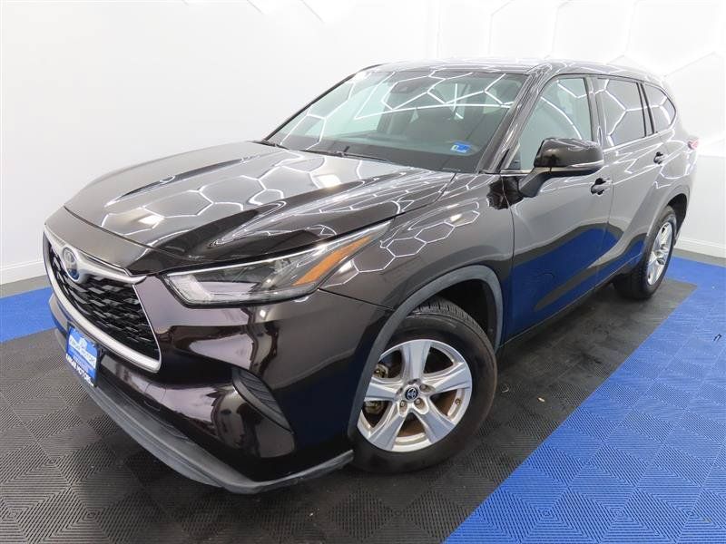 Used 2022 Toyota Highlander L FWD image 4