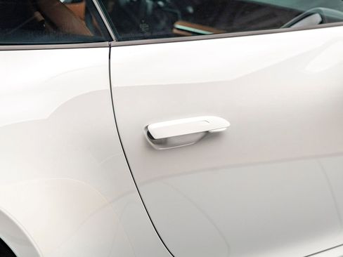 Used 2024 Porsche 911 Cabriolet image 25