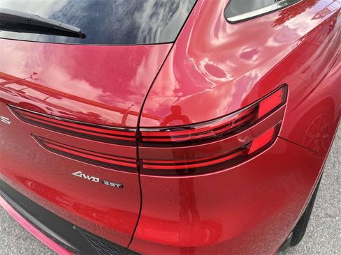 Used 2024 Genesis GV70 3.5T Sport w/ Sport Prestige Package image 11