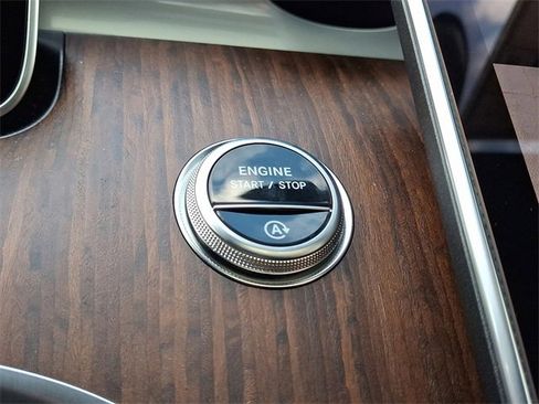 Used 2026 Mercedes-Benz C 300 4MATIC Sedan image 19