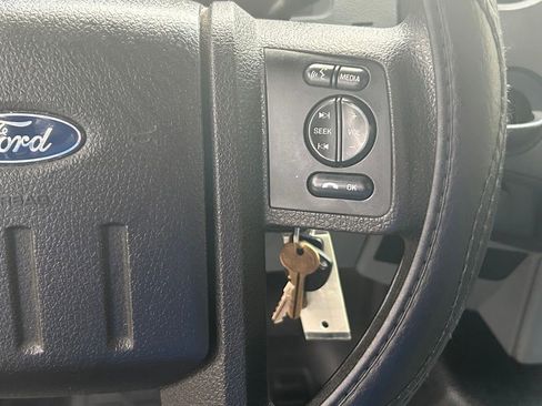 Used 2016 Ford F550 2WD Regular Cab Super Duty image 29