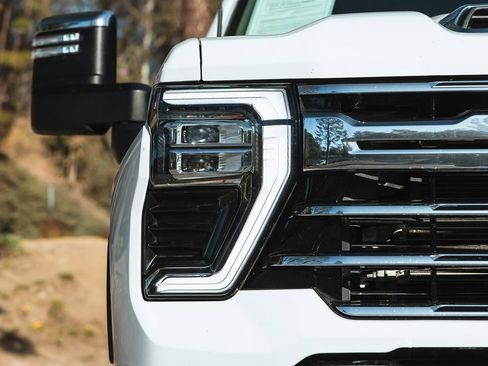 Used 2024 Chevrolet Silverado 2500 LTZ w/ LTZ Convenience Package image 8