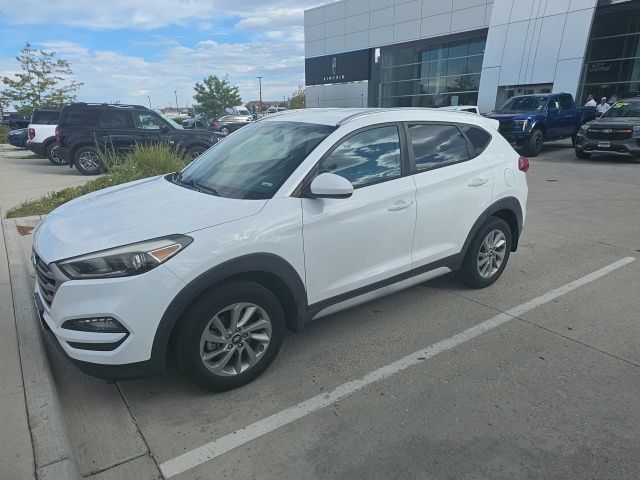 Used 2017 Hyundai Tucson SE w/ SE Popular Package 02 AWD/4WD image 2