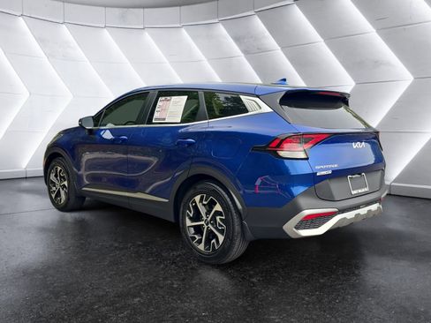 Used 2024 Kia Sportage EX FWD image 3
