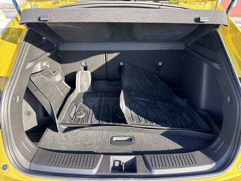 Used 2025 Chevrolet Trax RS w/ Sunroof Package image 21