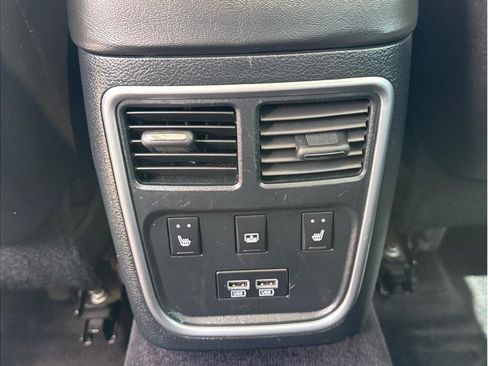 Used 2017 Chrysler 300 C w/ Safetytec Plus Group RWD image 39