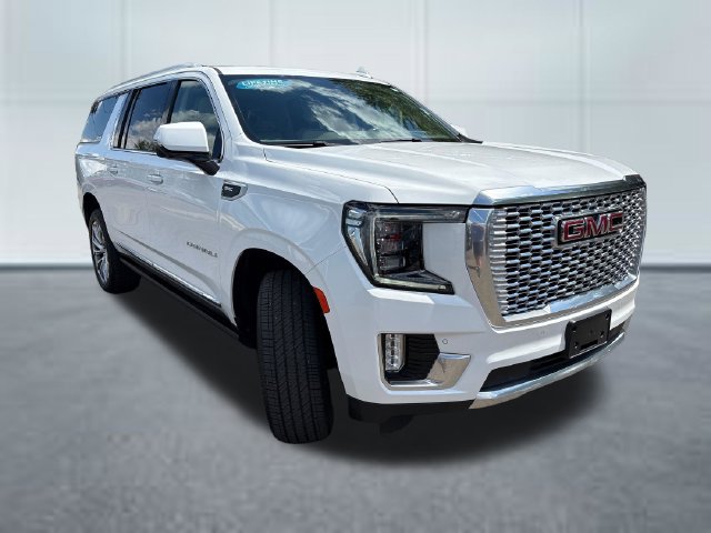 Used 2022 GMC Yukon XL Denali AWD/4WD image 5