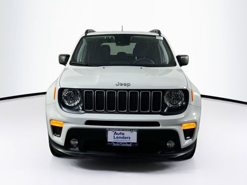 Used 2022 Jeep Renegade Latitude w/ Convenience Group image 2