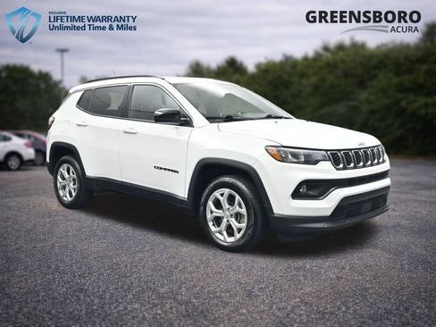 Used 2024 Jeep Compass Latitude AWD/4WD image 1