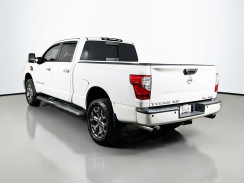 Used 2018 Nissan Titan SL w/ Chrome Package AWD/4WD image 7