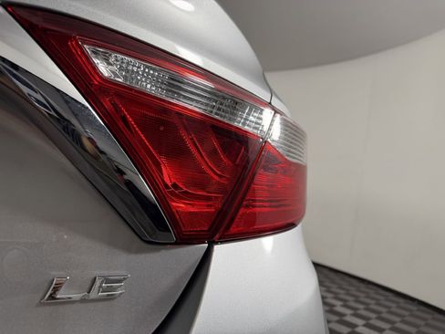 Used 2017 Toyota Camry LE FWD image 12