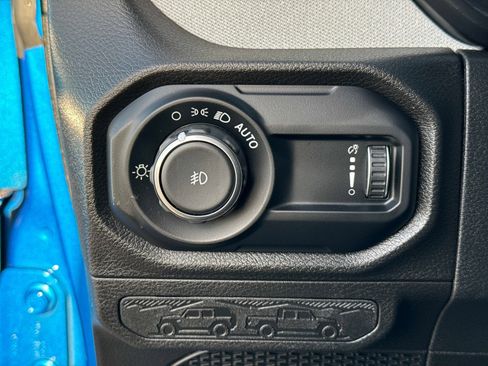 Used 2024 Jeep Wrangler Sport S image 31