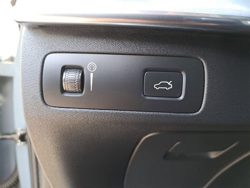 Used 2022 Volvo XC90 T5 Momentum image 30