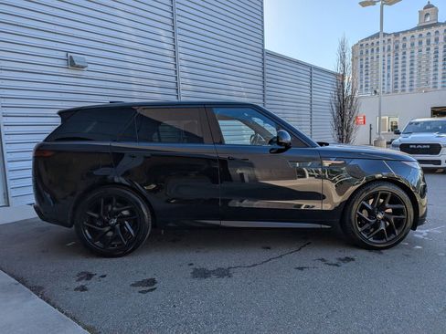 Used 2025 Land Rover Range Rover Sport Dynamic SE image 5