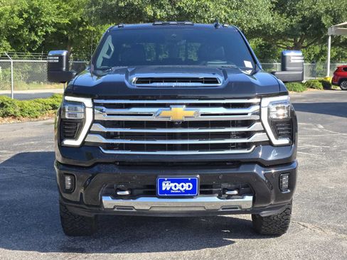 Certified 2024 Chevrolet Silverado 2500 High Country w/ High Country Premium Package AWD/4WD image 3