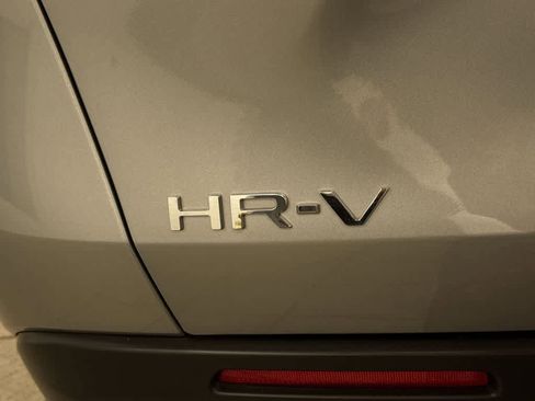 Used 2023 Honda HR-V LX image 24