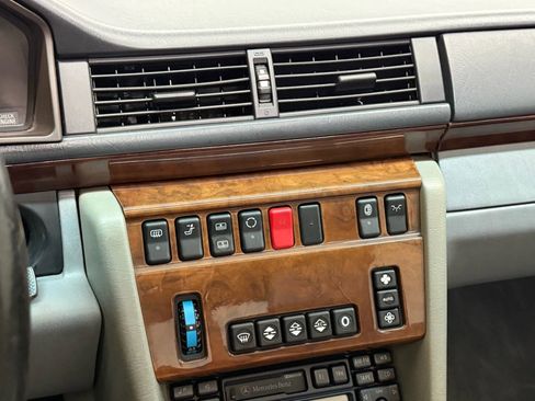 Used 1995 Mercedes-Benz E 320 Coupe image 24