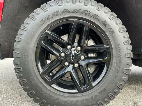Used 2021 Chevrolet Silverado 1500 Custom Trail Boss w/ Safety Confidence Package AWD/4WD image 15