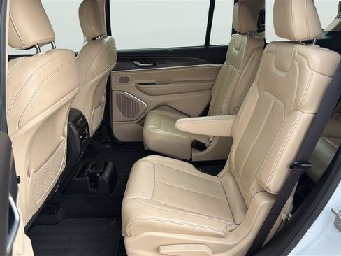 Used 2021 Jeep Grand Cherokee L Limited w/ Luxury Tech Group II AWD/4WD image 19