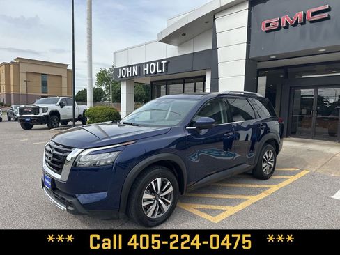 Used 2025 Nissan Pathfinder SL AWD/4WD image 1
