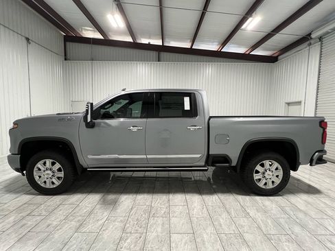 New 2025 Chevrolet Silverado 2500 High Country w/ High Country Premium Package image 2