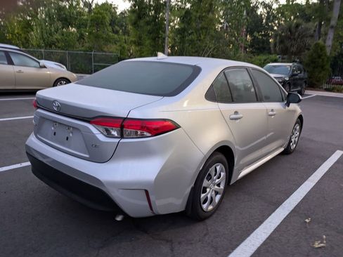 Used 2025 Toyota Corolla LE FWD image 8