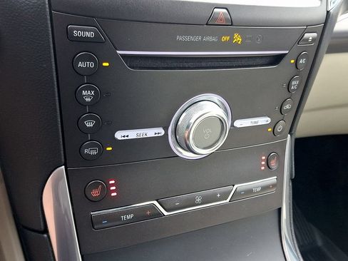 Used 2019 Ford Edge Titanium w/ Cold Weather Package AWD/4WD image 17