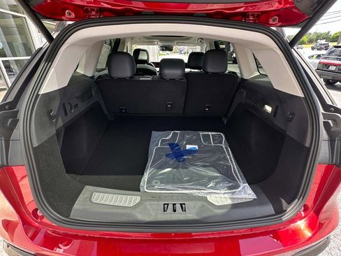 New 2025 Lincoln Nautilus Premier w/ Equipment Group 102A image 18