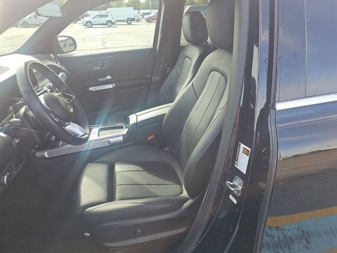 Used 2025 Mercedes-Benz GLB 250 4MATIC image 5