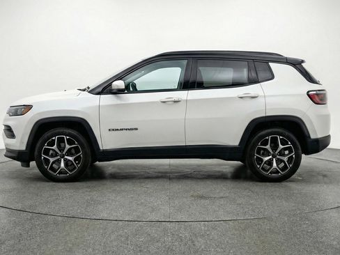 Used 2025 Jeep Compass Limited AWD/4WD image 5