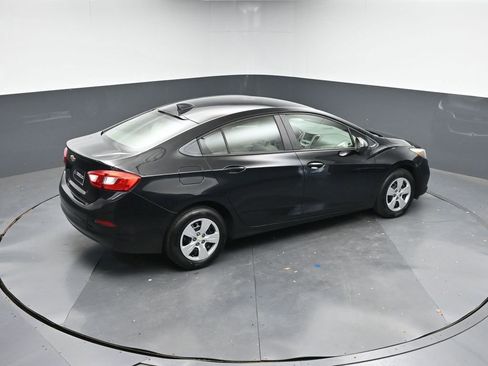 Used 2018 Chevrolet Cruze LS image 34