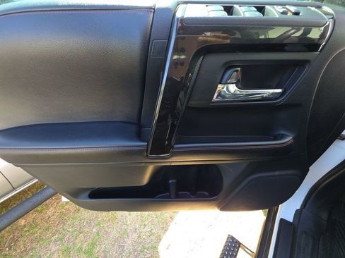 Used 2019 Toyota 4Runner TRD Off-Road Premium image 9