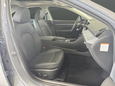 Used 2025 Hyundai Sonata Limited FWD image 33