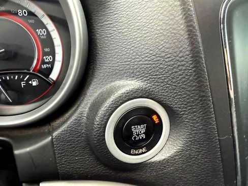 Used 2013 Dodge Journey SE image 32