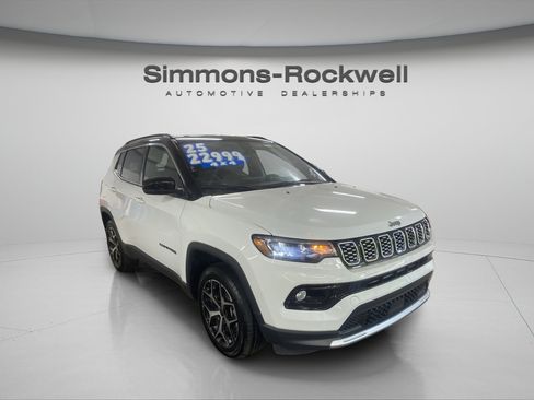 Used 2025 Jeep Compass Limited AWD/4WD image 7