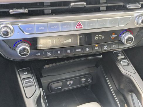Used 2025 Kia Telluride S image 22