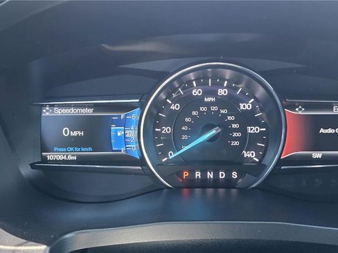 Used 2016 Ford Explorer XLT w/ Equipment Group 201A FWD image 18