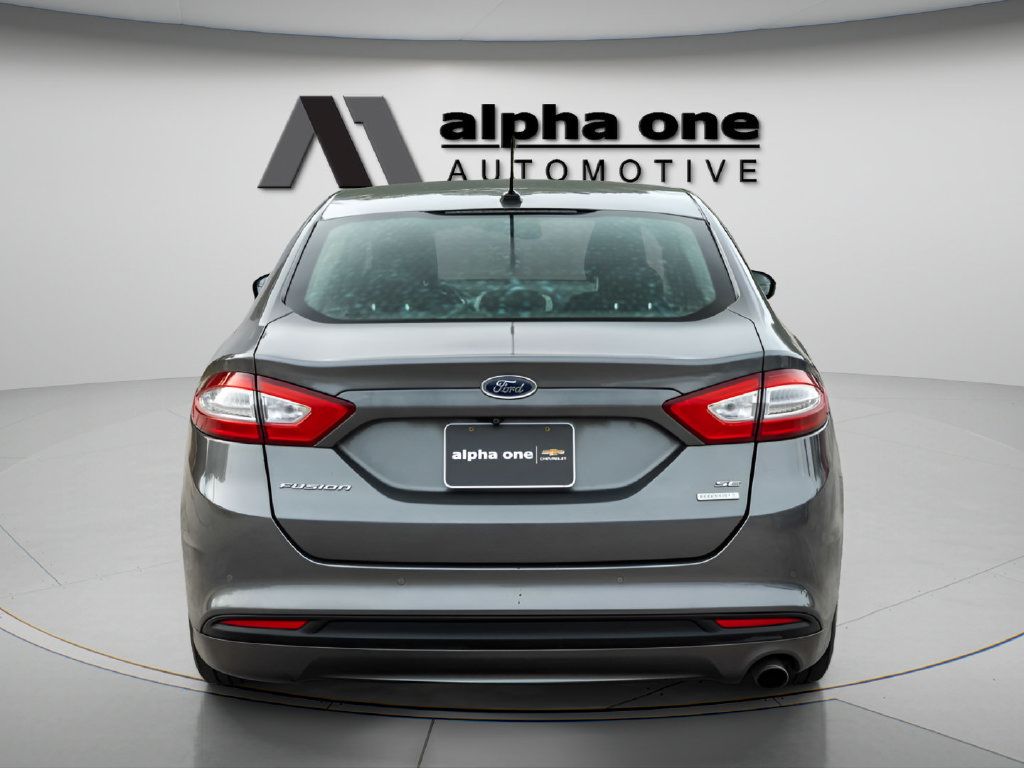 Used 2014 Ford Fusion SE w/ Equipment Group 202A FWD image 8