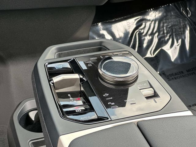 Used 2024 BMW iX xDrive50 AWD/4WD image 6