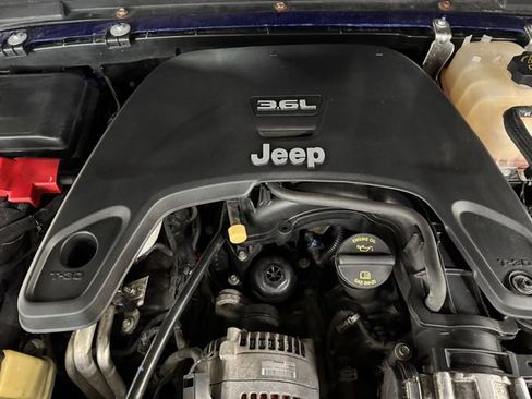 Used 2018 Jeep Wrangler Unlimited Rubicon image 10